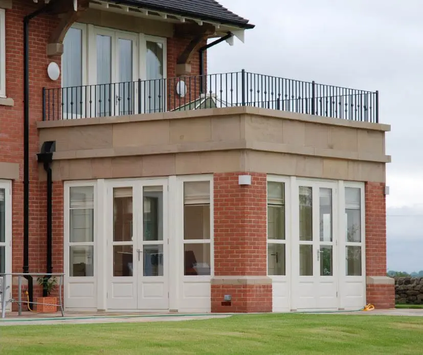 the pastrures bay detail