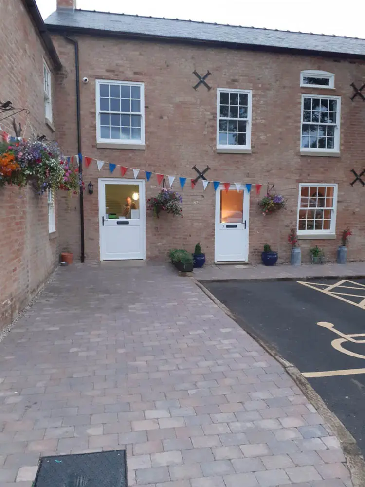 Canal Side Cottages: head on  shot from the front showing sash windows