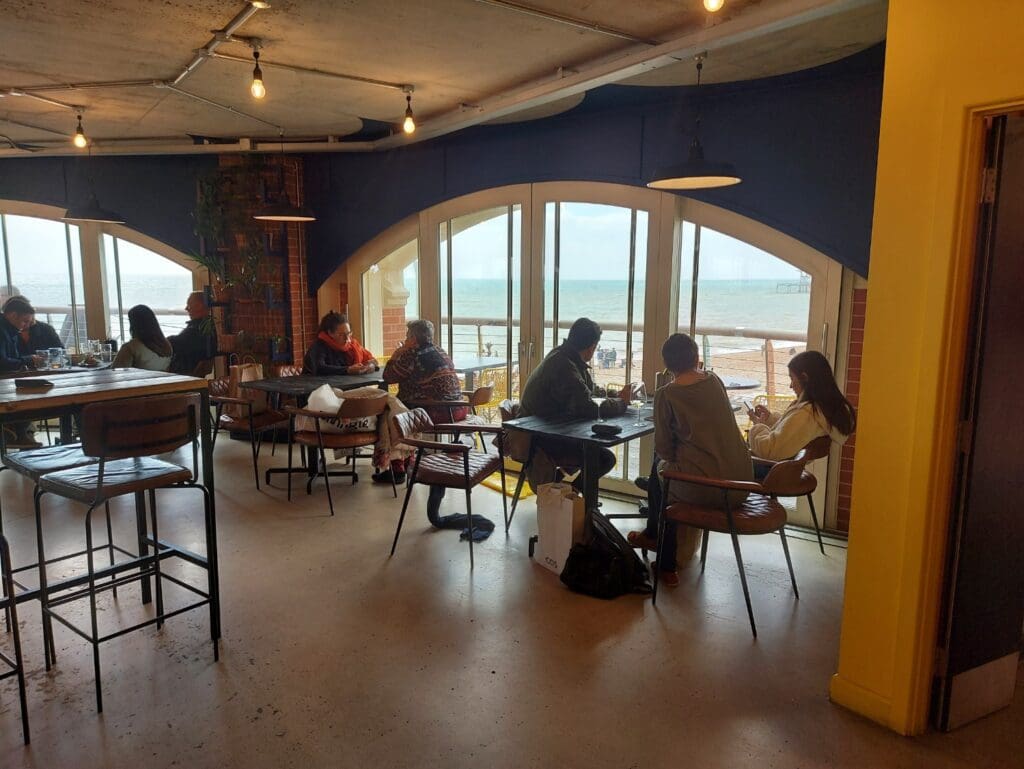 Peveril lift and slide curved top restaurant