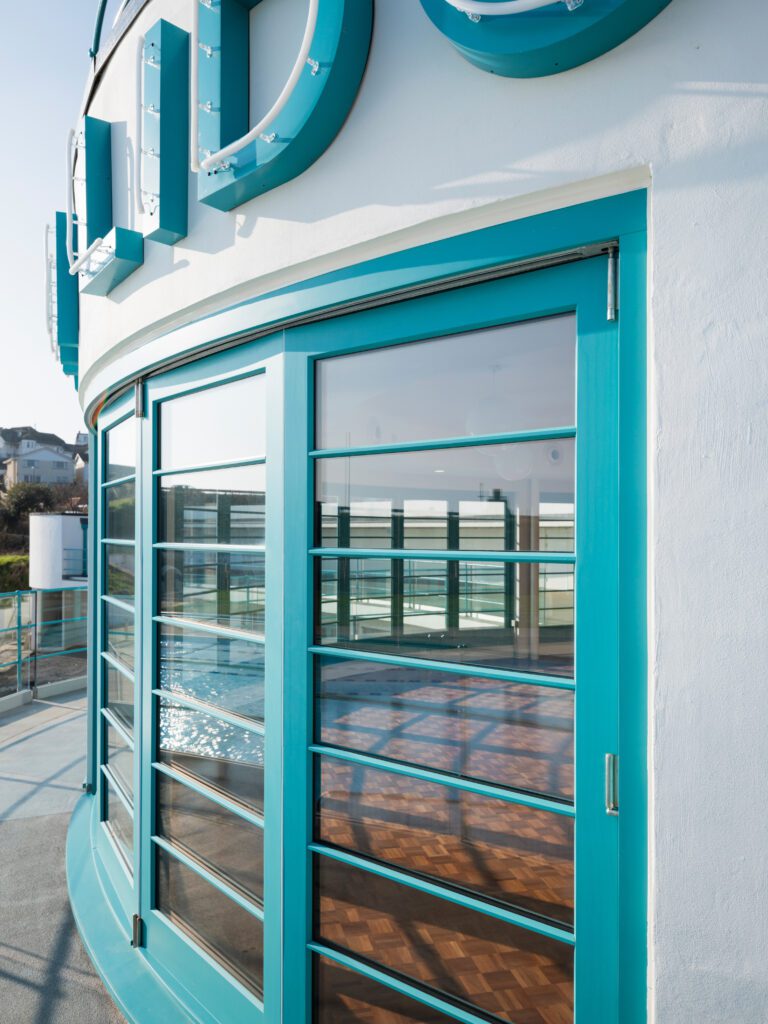 Curved Tutbury Bifolds