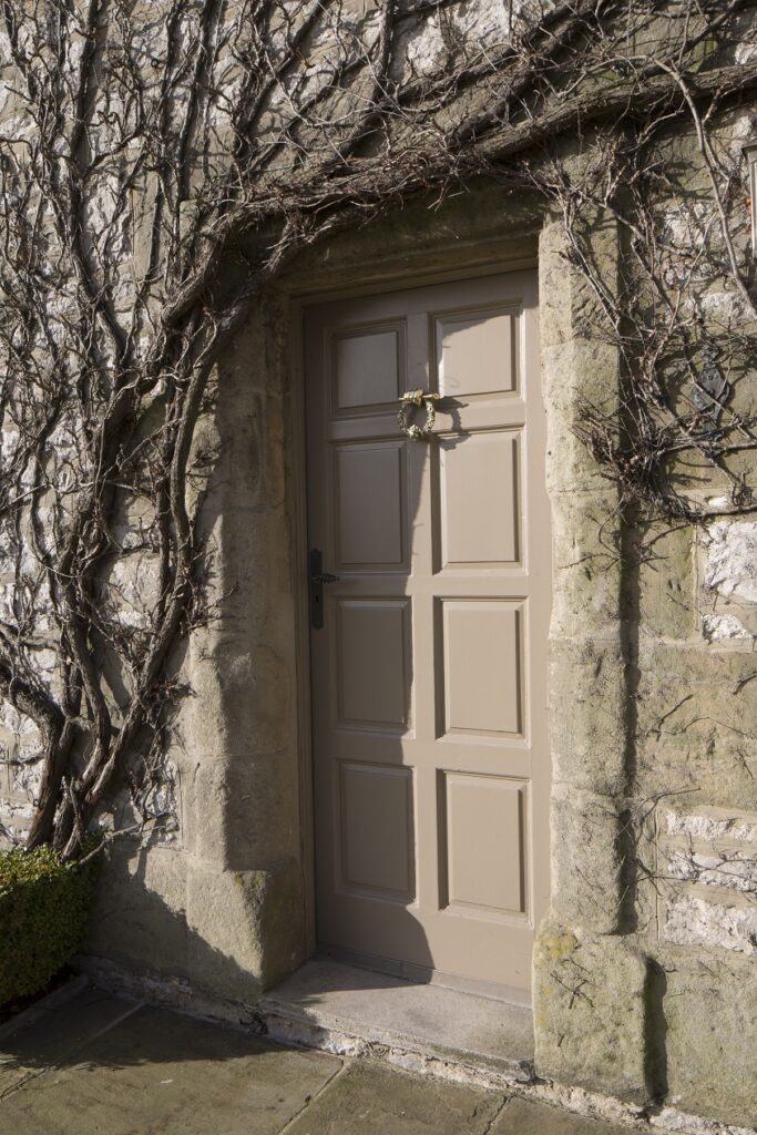 Churchill single door